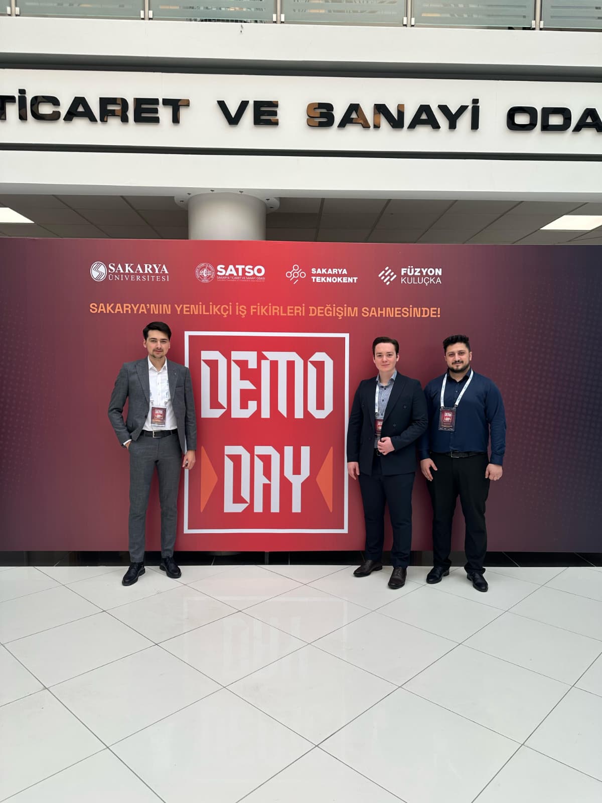 DYROBX ekibi, Demo Day’25 etkinliğinde.